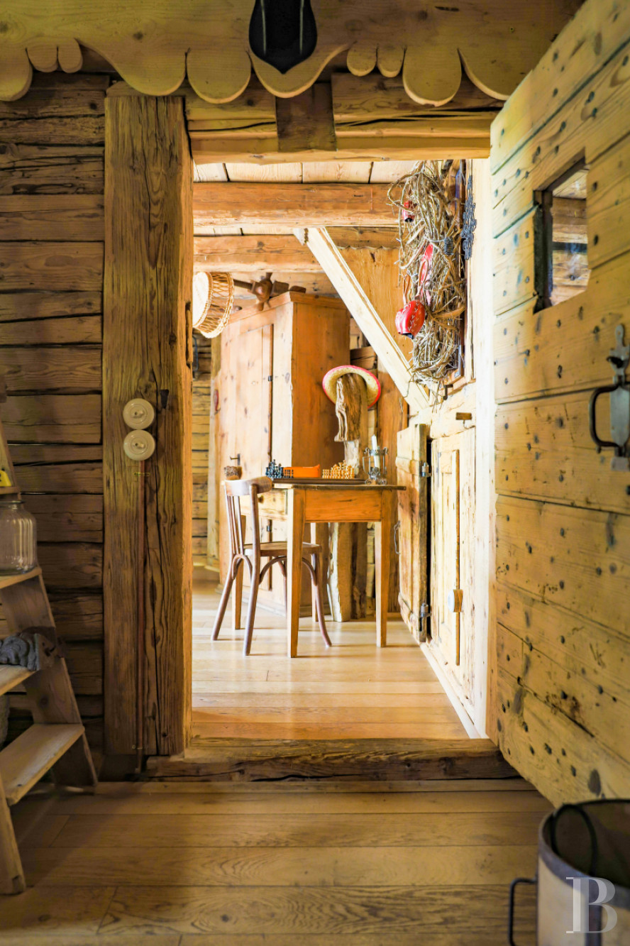 A traditional chalet barn surrounded by alpine pastures in Haute-Savoie, not far from Morzine - photo  n°13